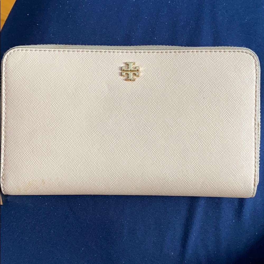 Pink Tory Burch wallet